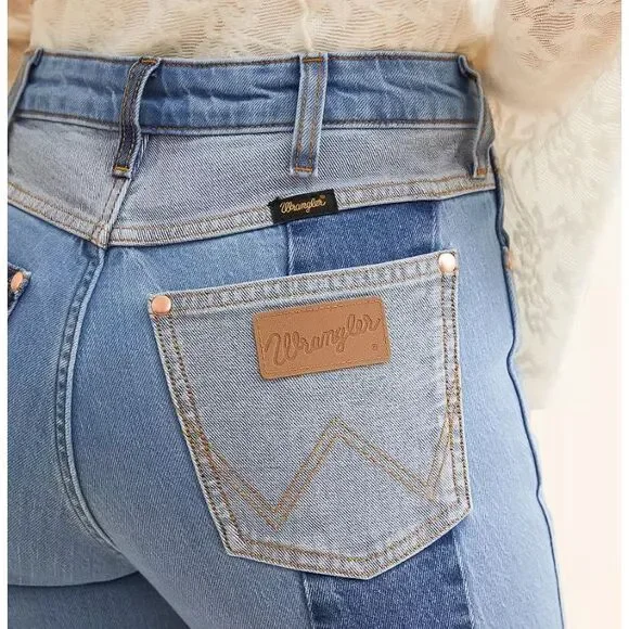 WRANGLER® X LAINEY WILSON Patchwork Super Flare Jean 29x32 - Picture 3 of 7